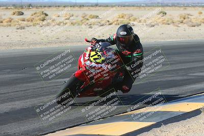 media/Jan-10-2025-CVMA Friday Practice (Fri) [[489e0da257]]/Group 4 and Trackday/Session 2 (Turn 4 Inside)/